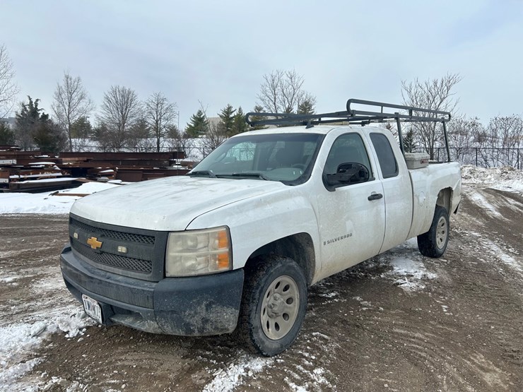 #22574-•-2008-chevrolet-silverado-pickup-truck-image-1
