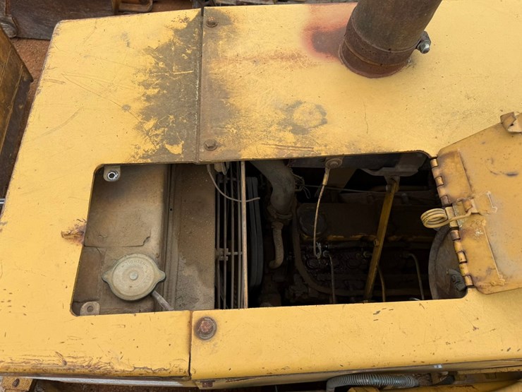 caterpillar-d4c-image-31