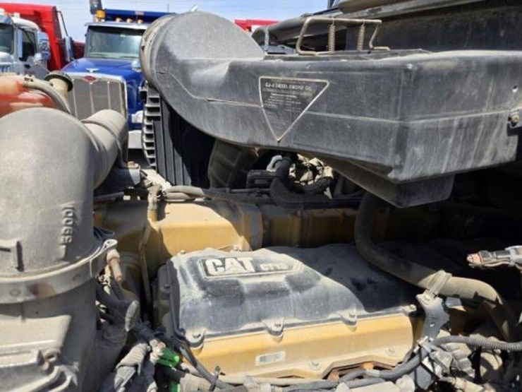 2012-caterpillar-ct660s-image-27