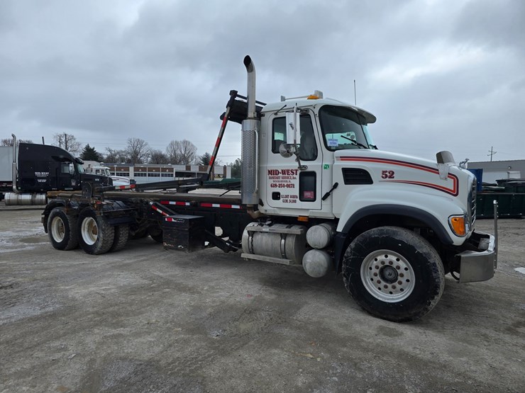 #22589-•-2006-mack-cv713-granite-roll-off-truck-image-15