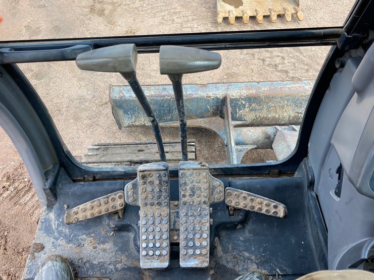 2005-hitachi-zx80-image-54