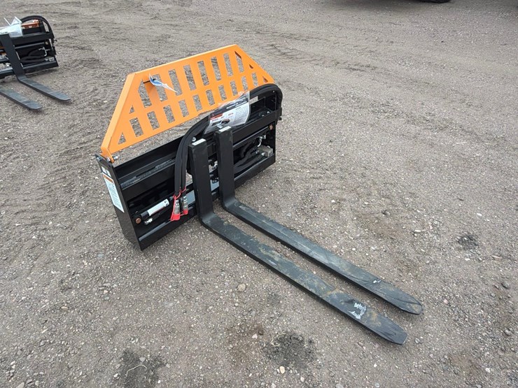unused-2025-wolverine-pfa-11-3300g-hydraulic-pallet-fork-image-2