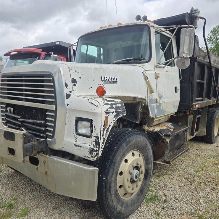 1992 FORD LT8000