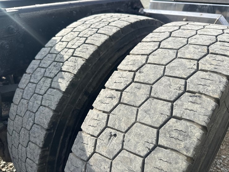 2002-mack-ch613-image-61