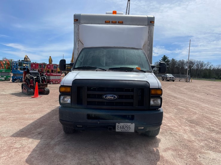 2009-ford-e450-image-2