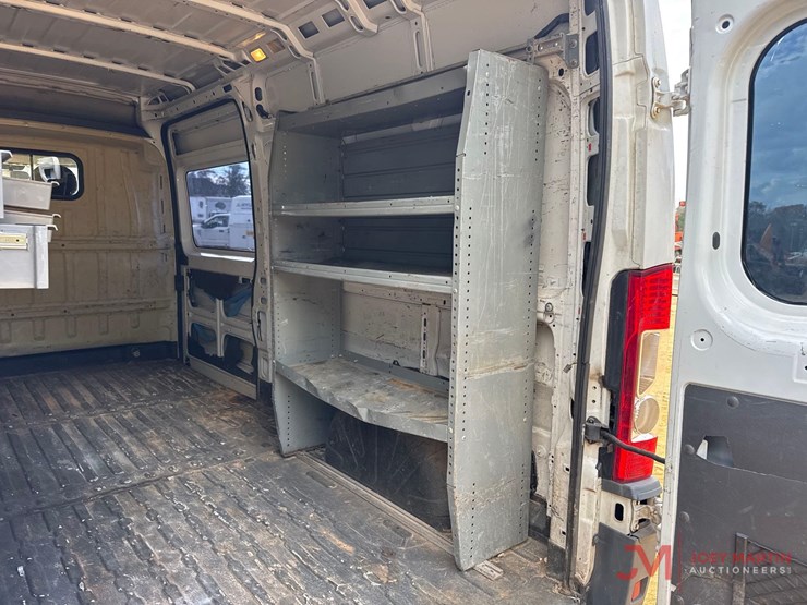 2014-dodge-2500-image-11