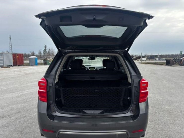 2017-chevrolet-equinox-image-57