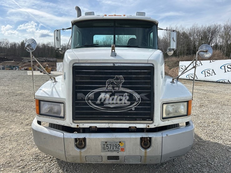2002-mack-ch613-image-8