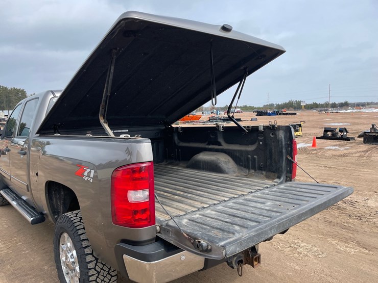 2013-chevrolet-silverado-2500hd-image-23