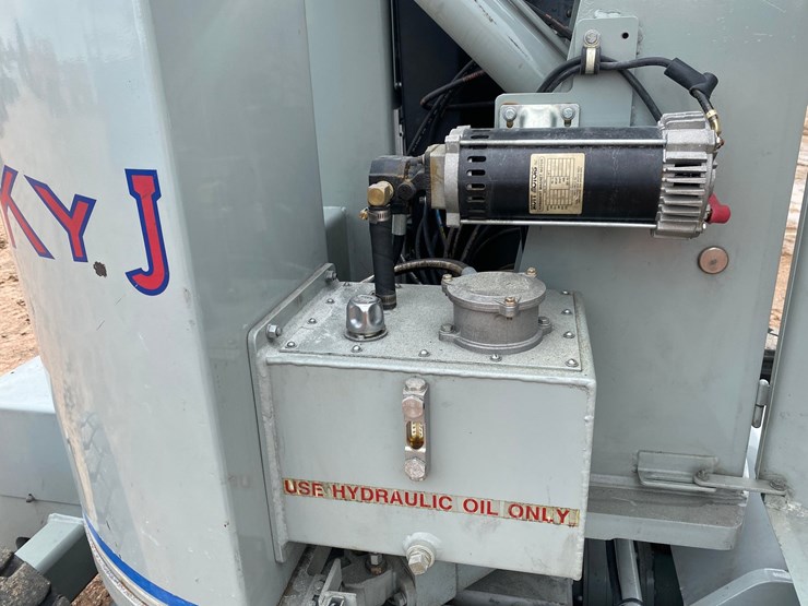 1995-skyjack-sjkb33n-image-38