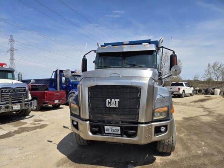 2012-caterpillar-ct660s-image-2