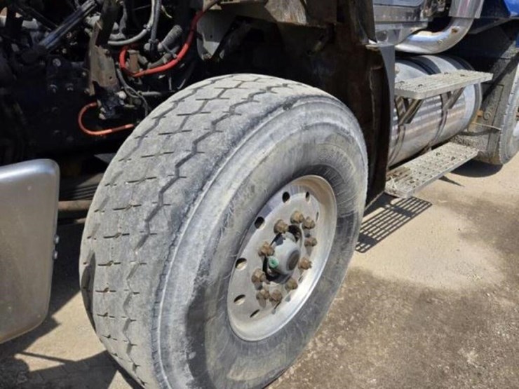 2012-caterpillar-ct660s-image-30