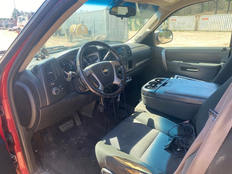 2012-chevrolet-silverado-1500-image-38