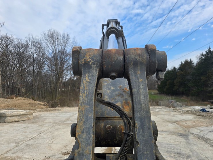 2013-deere-160g-lc-image-22