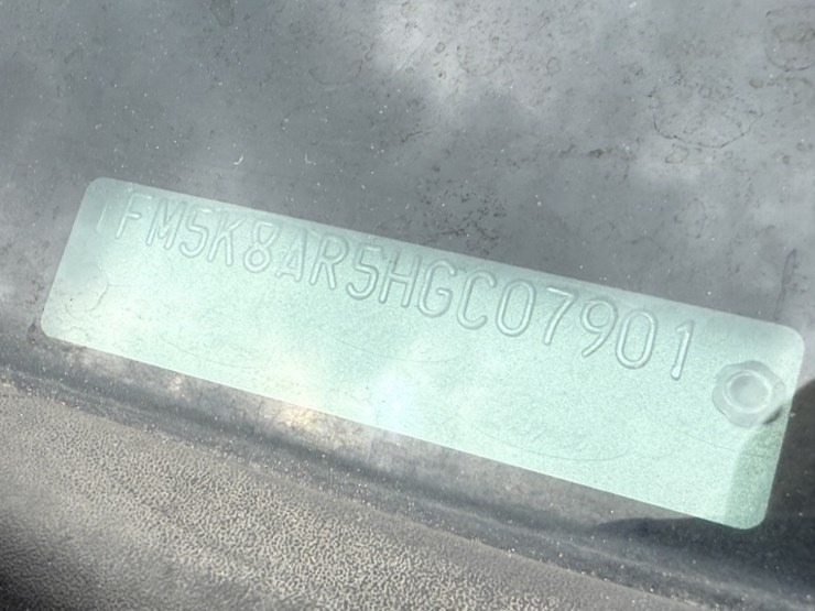 2017-ford-explorer-image-8