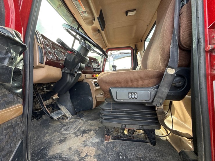 2007-mack-cl733-image-62