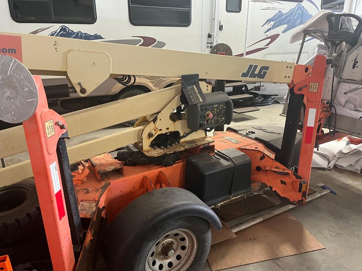 jlg-manlift-image-1