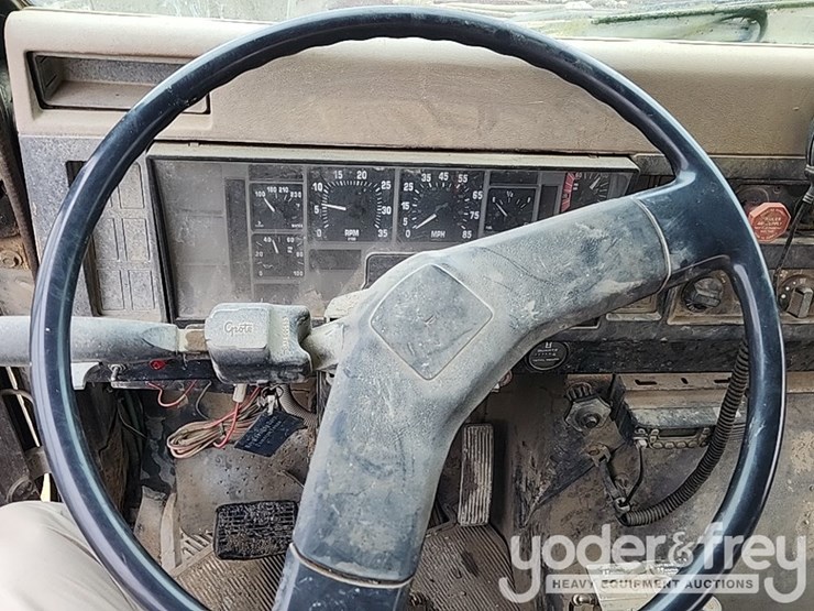 1989-international-7100-image-24