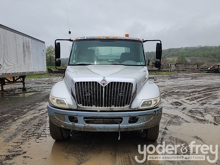 2005-international-durastar-4300-image-8