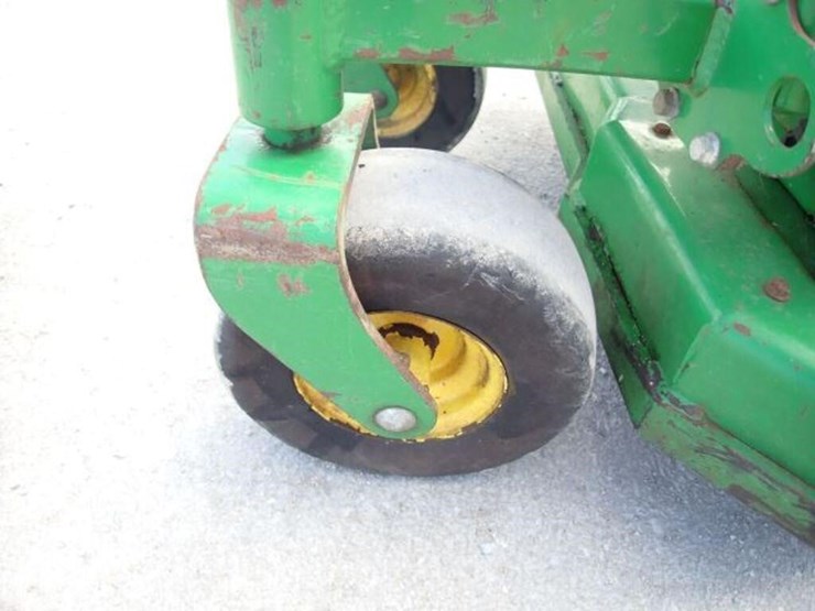 john-deere-636m-image-25