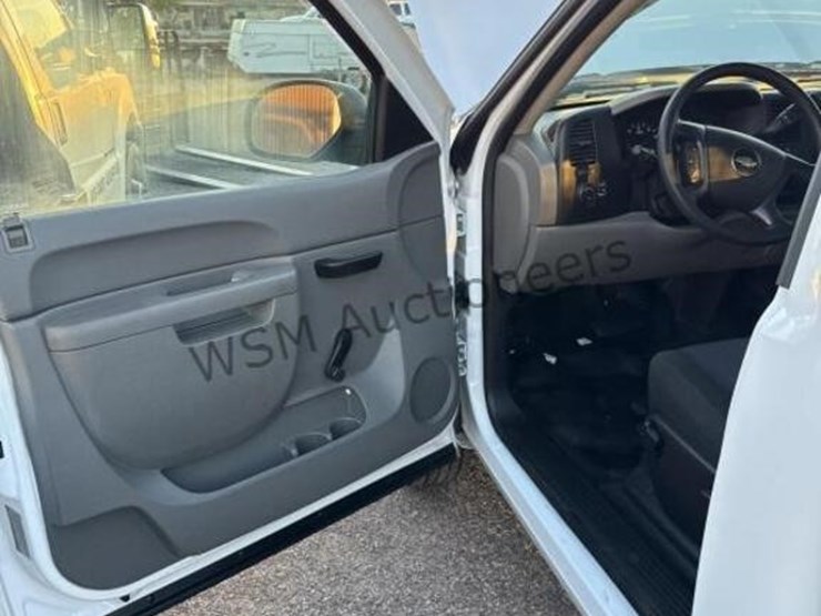 2013-chevrolet-silverado-1500-image-28