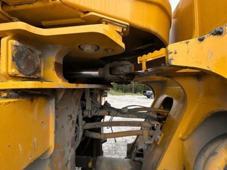 2012-volvo-l220g-image-24