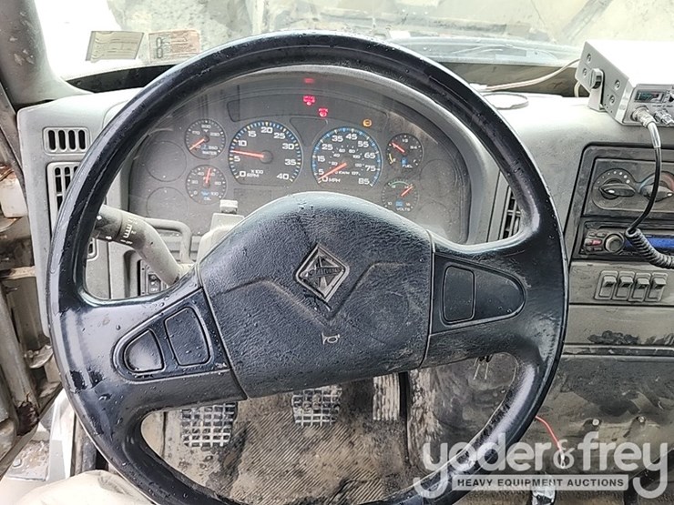 2005-international-durastar-4300-image-28