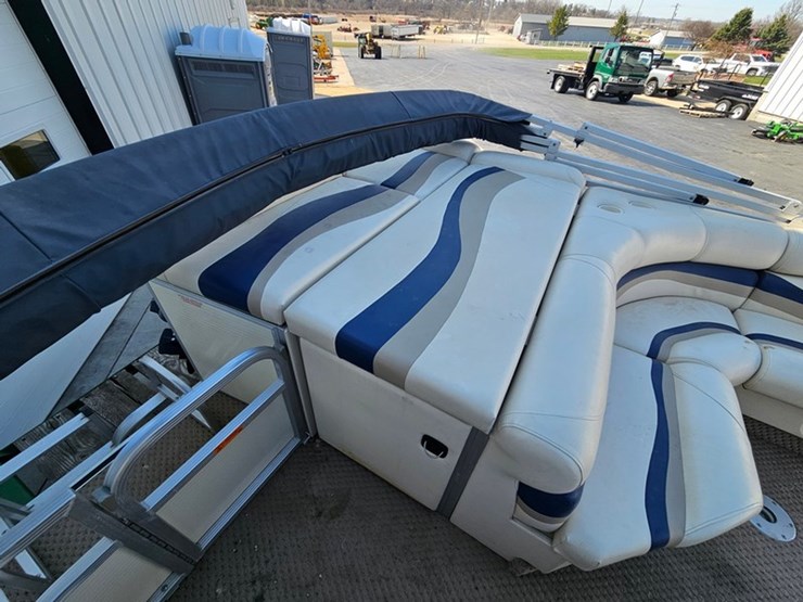 #21-•-bennington-2075rl-20'-pontoon-boat-image-19