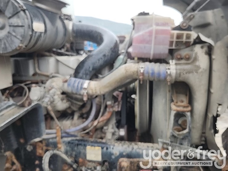 2010-mack-gu713-image-22