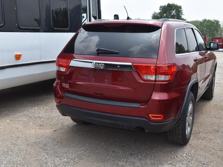 2012-jeep-grand-cherokee-image-3