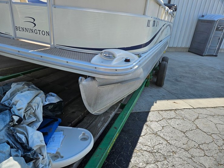 #21-•-bennington-2075rl-20'-pontoon-boat-image-42