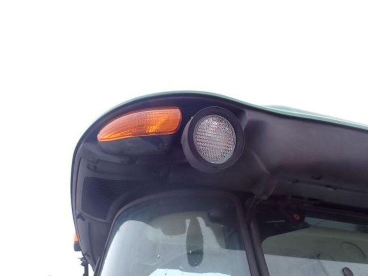 2016-john-deere-5085e-image-55