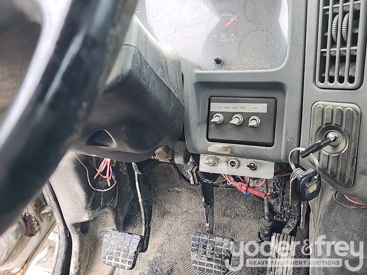 2005-international-durastar-4300-image-25