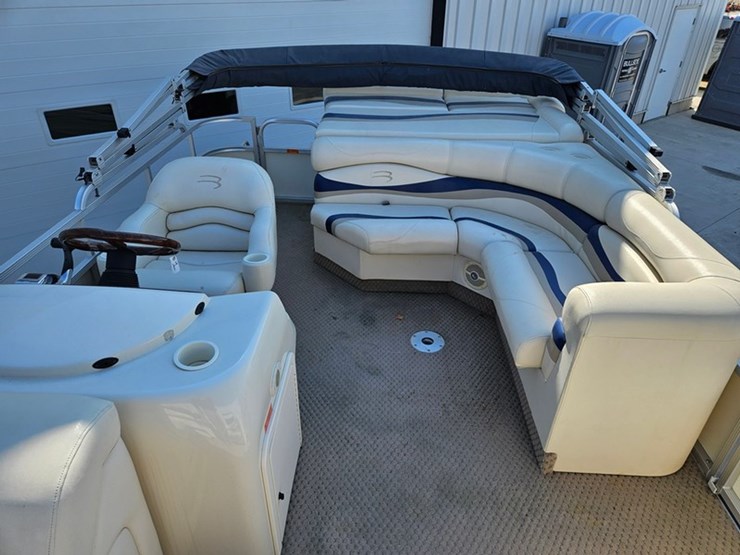 #21-•-bennington-2075rl-20'-pontoon-boat-image-11