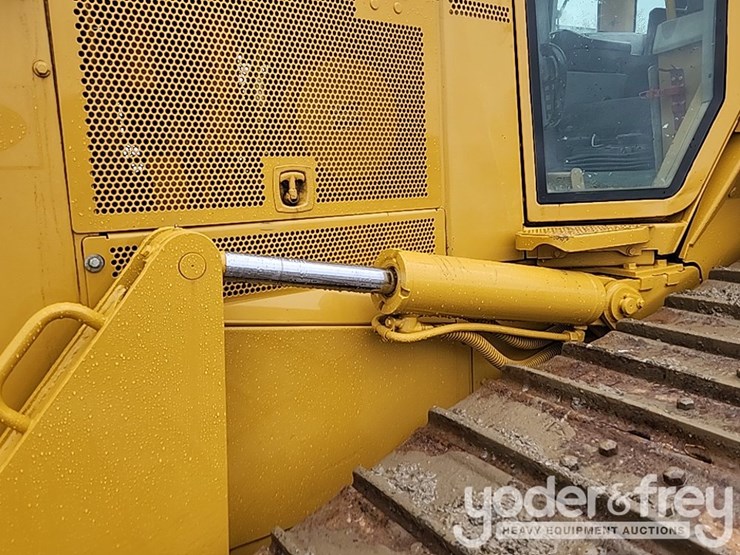 2004-caterpillar-d6n-lgp-image-17