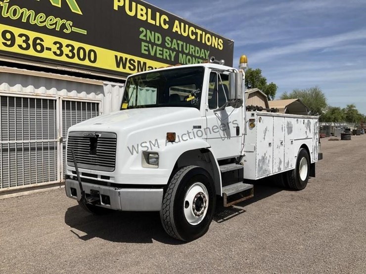 2002-freightliner-fl70-image-2