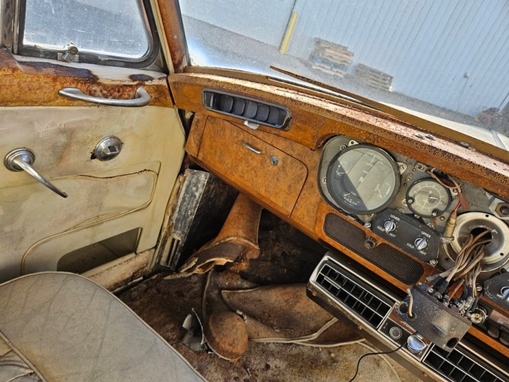 #35-•-rolls-royce-silver-cloud-sedan-image-32