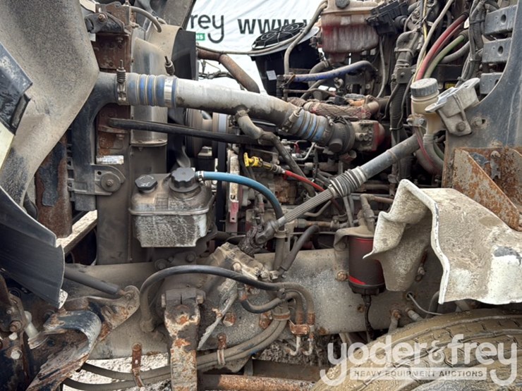 2015-western-star-4700sb-image-24