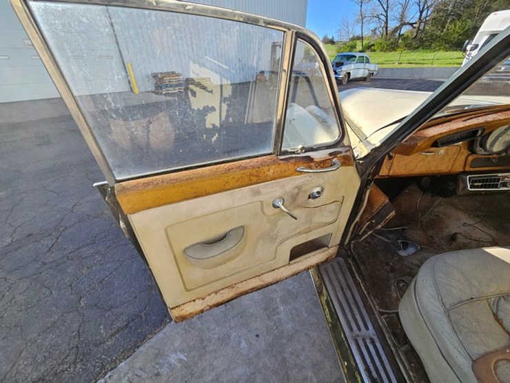 #35-•-rolls-royce-silver-cloud-sedan-image-21