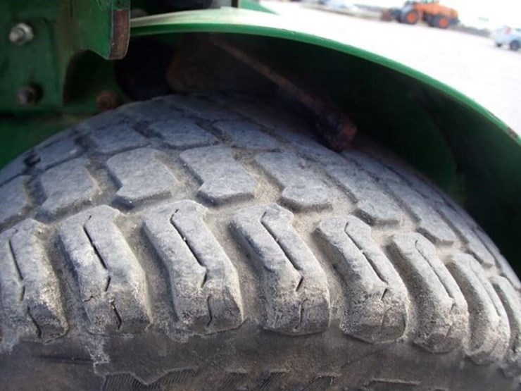 john-deere-636m-image-30