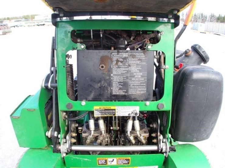 john-deere-636m-image-31