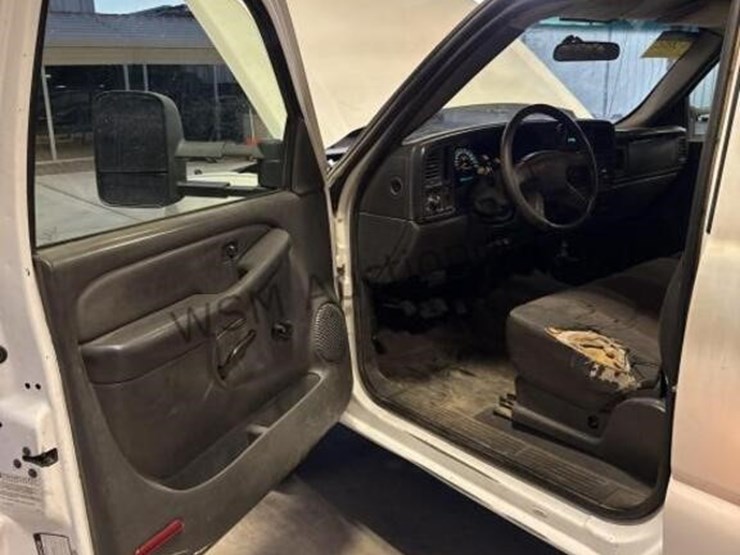 2006-chevrolet-silverado-3500-image-24