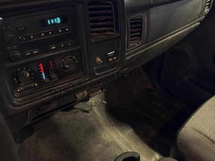 2006-chevrolet-silverado-3500-image-21