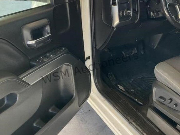 2018-chevrolet-silverado-1500-image-21