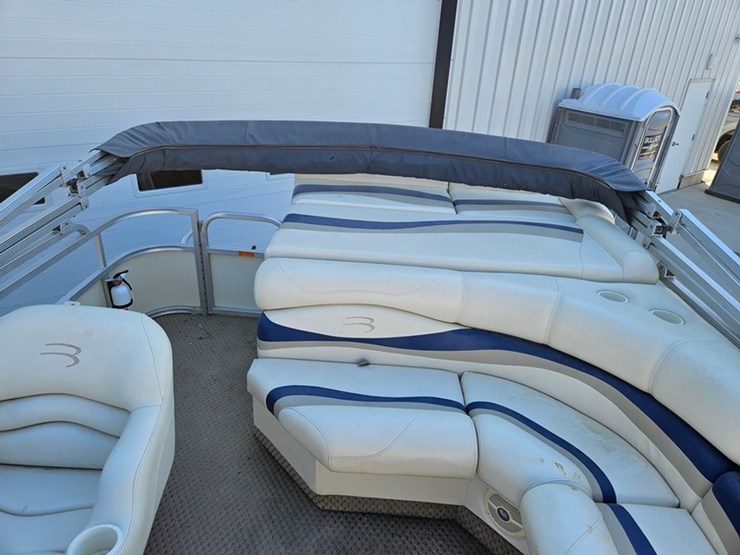 #21-•-bennington-2075rl-20'-pontoon-boat-image-17