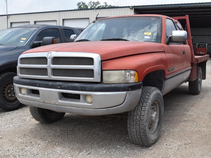 1997-dodge-2500-image-1
