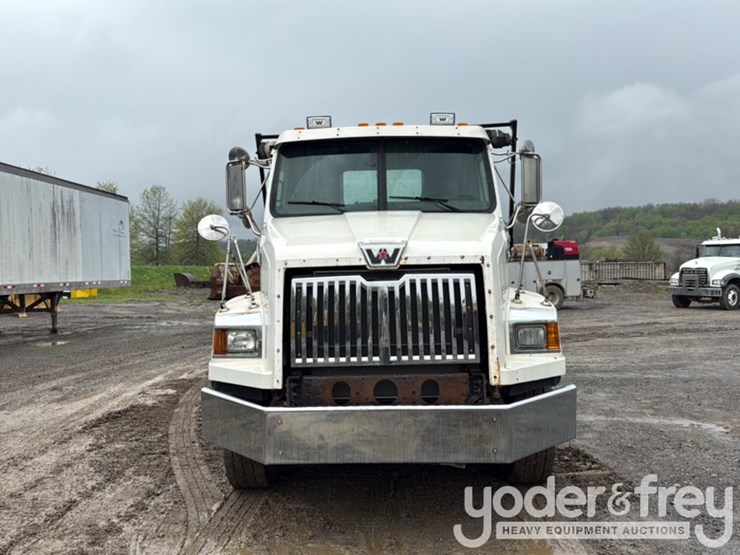 2015-western-star-4700sb-image-11