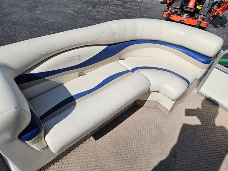 #21-•-bennington-2075rl-20'-pontoon-boat-image-13
