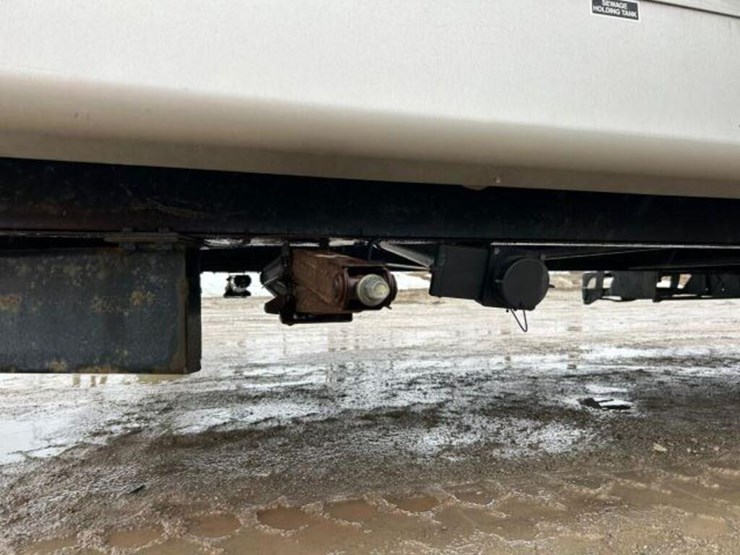 2010-gulf-stream-innsbruck-supreme-lodge-40tbs-t/a-image-34