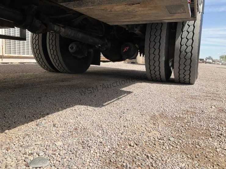 2008-international-7400-image-32